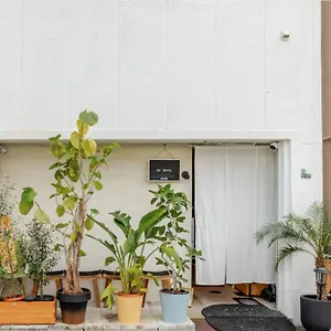 8b -osaka Nishikujo Apartment- アパートホテル